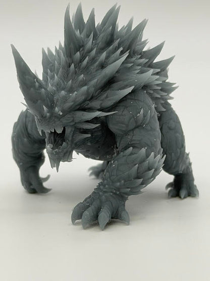 Figurine Béhémoth à Cornes — Miniature résine 40mm (brute, non peinte)