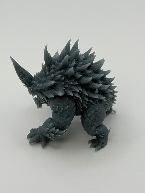 Figurine Béhémoth à Cornes — Miniature résine 40mm (brute, non peinte)